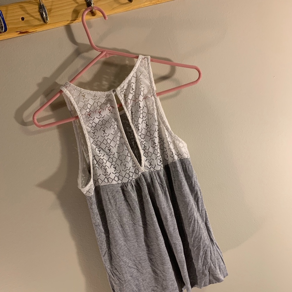 Threads Studio Top - Picture 4 of 5